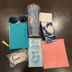 Bundle IPSY Pouch with Accessories